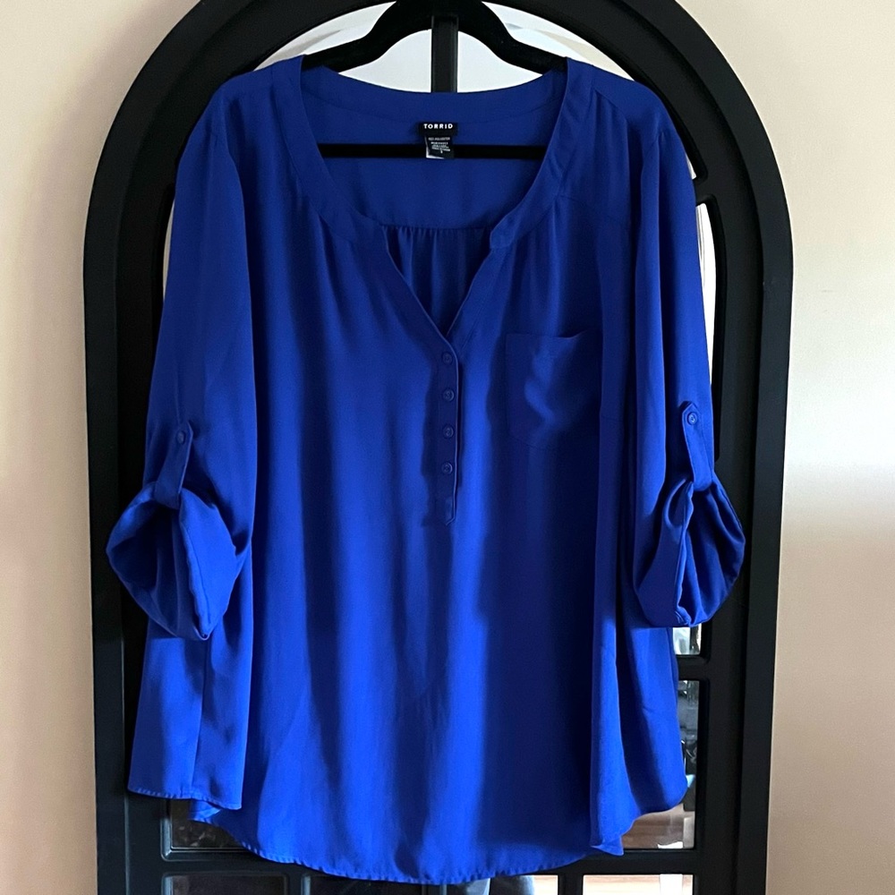 EUC TORRID GEORGETTE PULLOVER BLOUSE